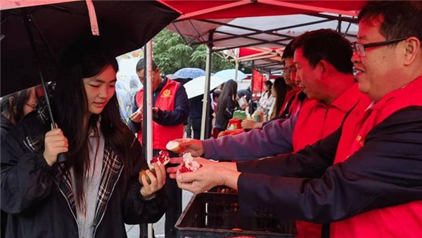 南陽(yáng)市：科技特派員慶祝農(nóng)民豐收節(jié)進(jìn)校園