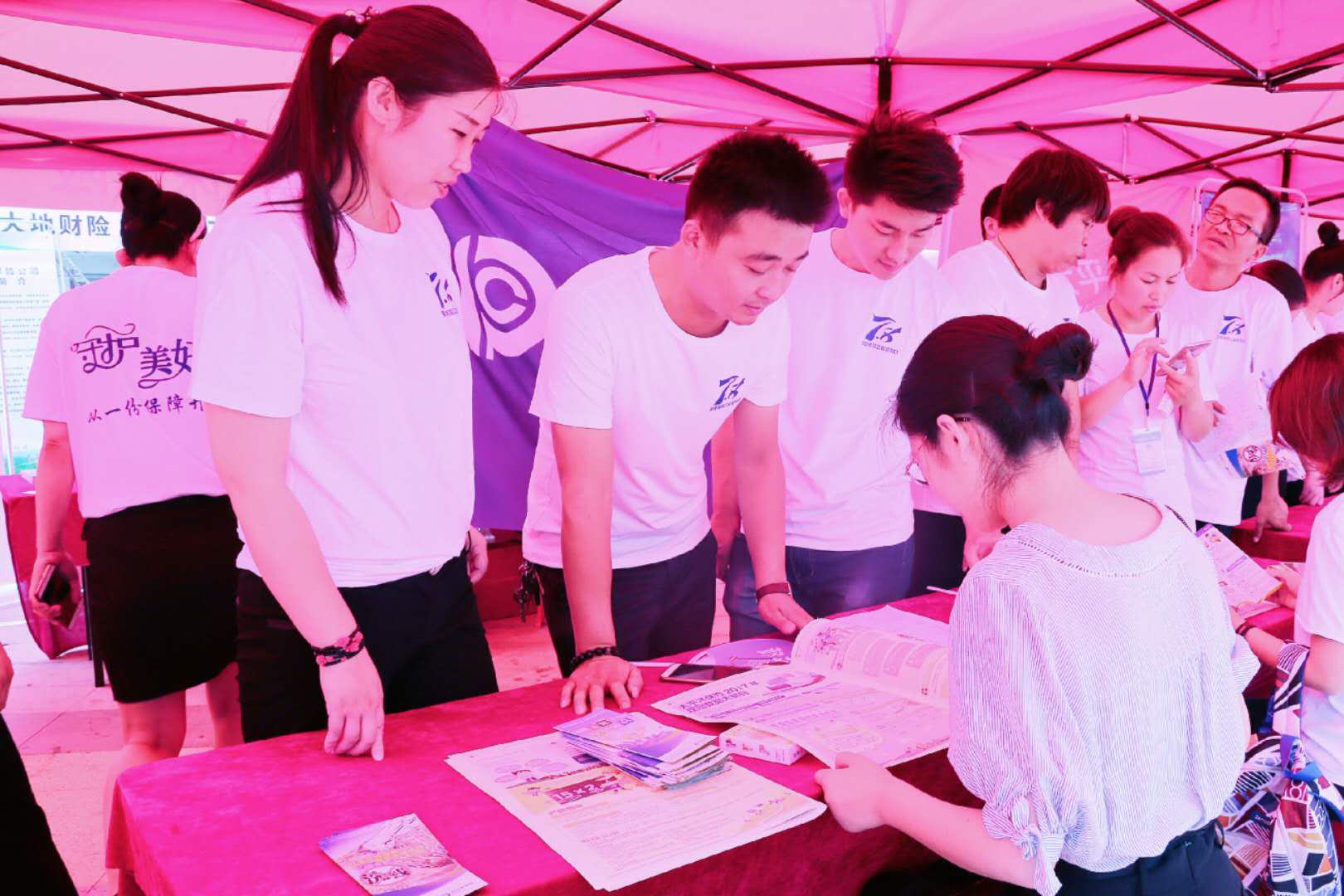 太平洋壽險(xiǎn)豫南分公司參加南陽市7.8全國保險(xiǎn)公眾宣傳日廣場文化活動